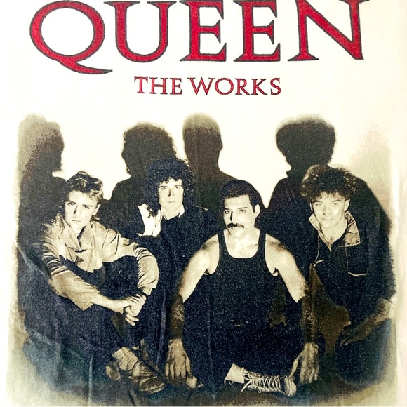 Medium White Queen The Works T-shirt - Picture 1 of 3